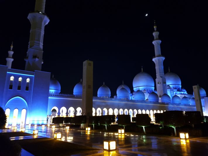 Abu Dhabi Sheikh Zayed Grand Mosque Private Tour by ABC Tours